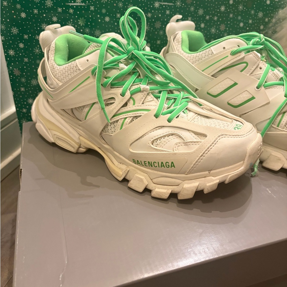 Balenciaga White and Green Sneakers - Picture 2 of 4